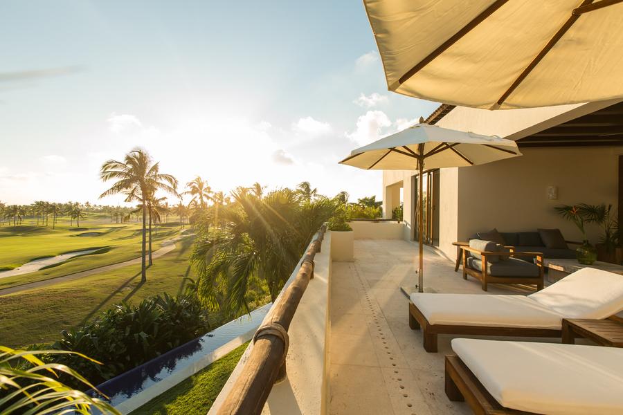 Terrace at sunset over the Pacífico golf course