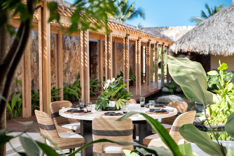 Covered dining terrace at Reserva